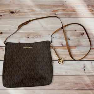 Michael Kors Jet Set Travel Large Logo Messenger Crossbody bag